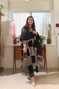 Naseebo Firdaus Black Gota Velvet Kaftan Set