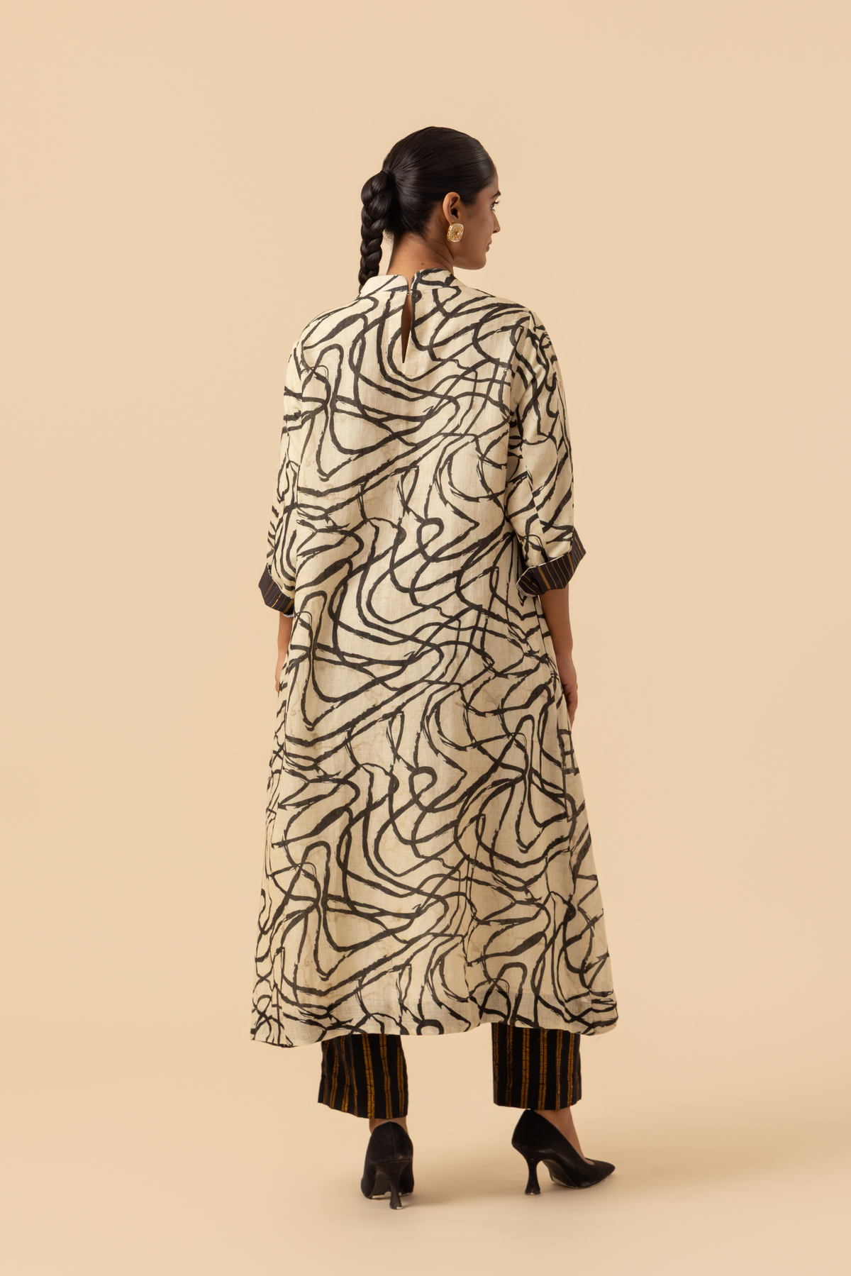 Naseebo Geometric Maze Linen Co-ord Set