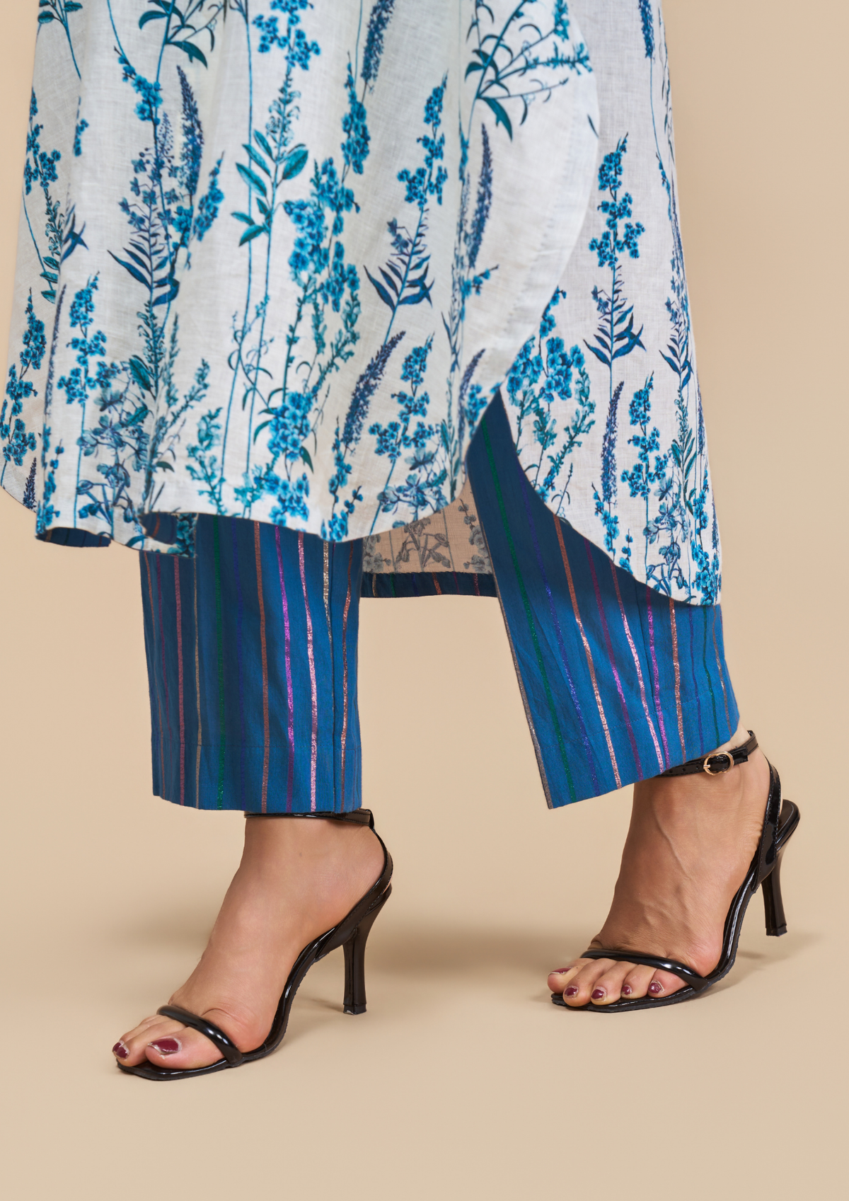 Naseebo Anne Blue Botanical Linen Kurta Set
