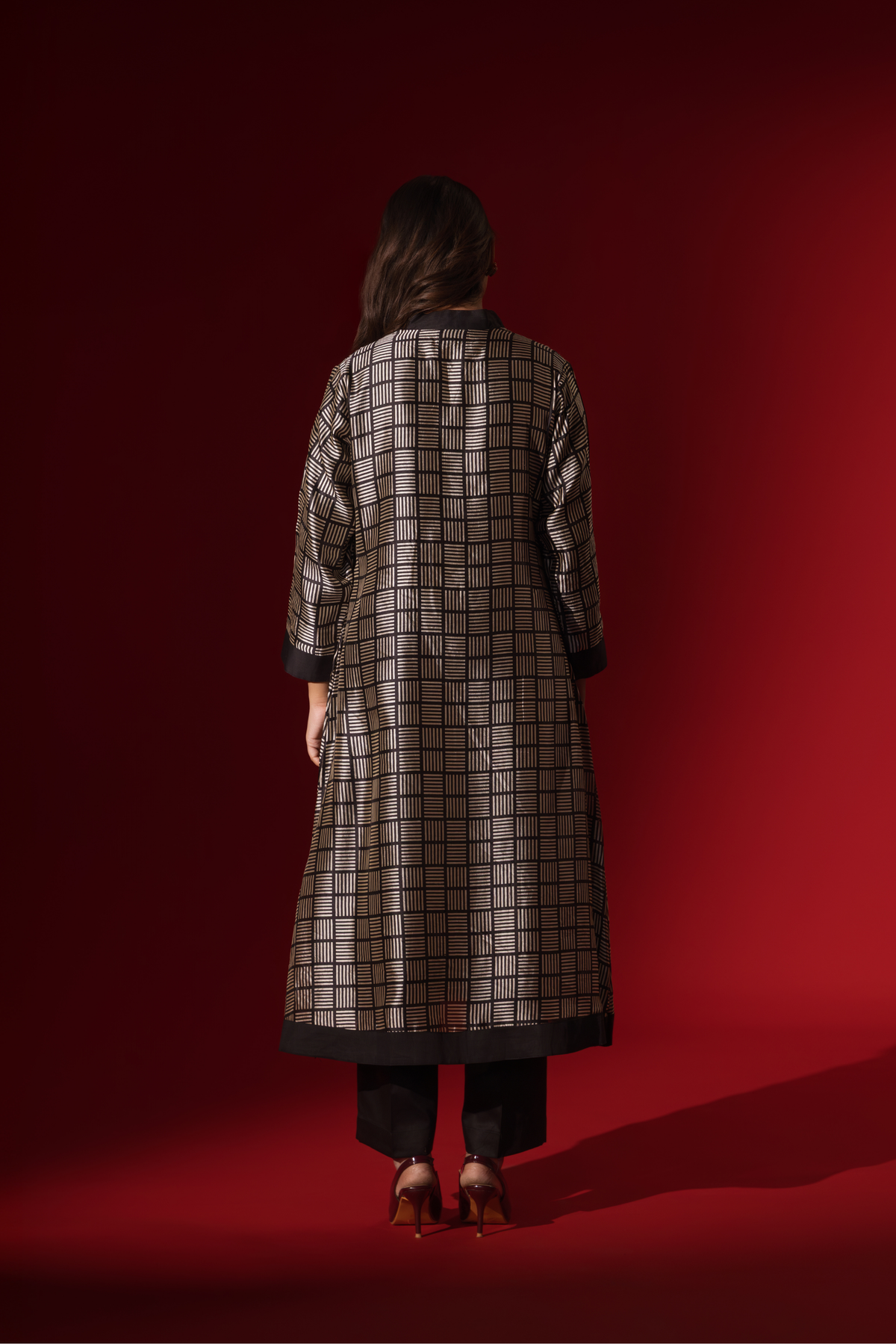 Naseebo Quiet Grid Ebony Ivory Silk Coord Set