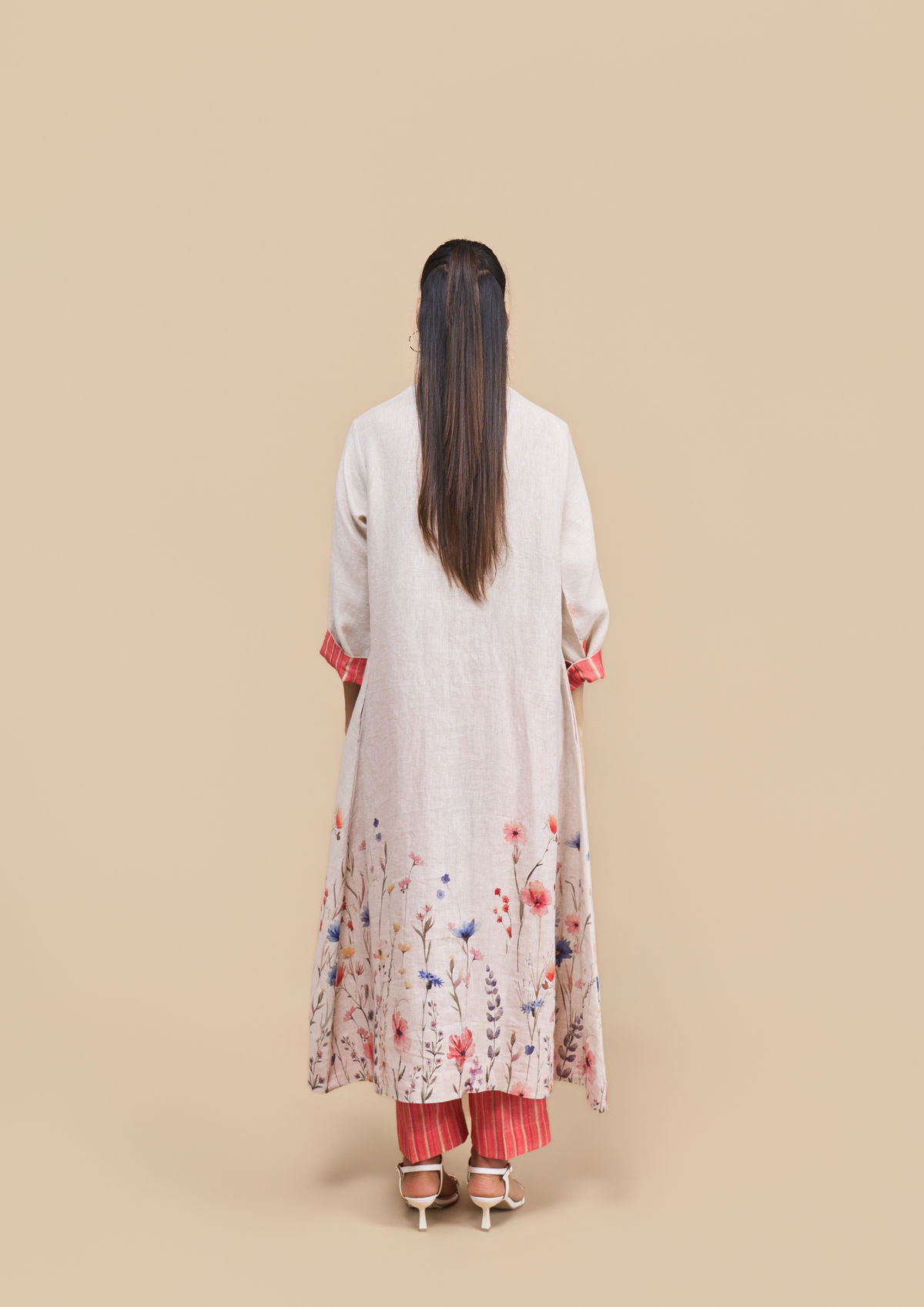 Naseebo Alaya Floral Bloom Linen Kurta Set