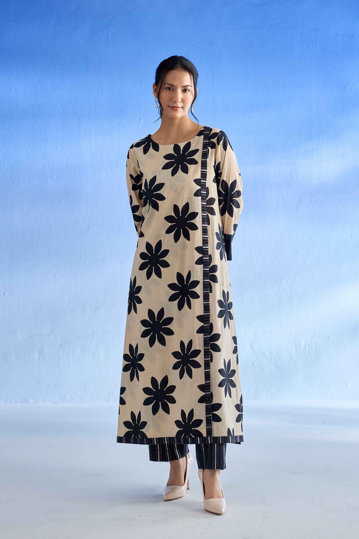 Midnight Bloom Linen Kurta Set