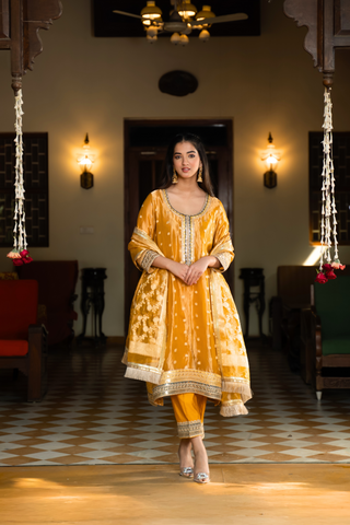 Naseebo Yellow Radiance Banarasi Silk Kurta Set