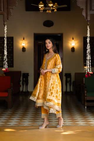 Naseebo Yellow Radiance Banarasi Silk Kurta Set