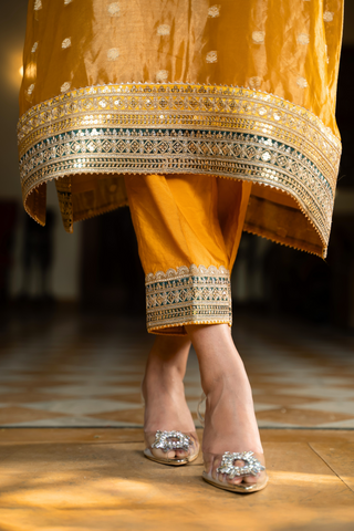 Naseebo Yellow Radiance Banarasi Silk Kurta Set
