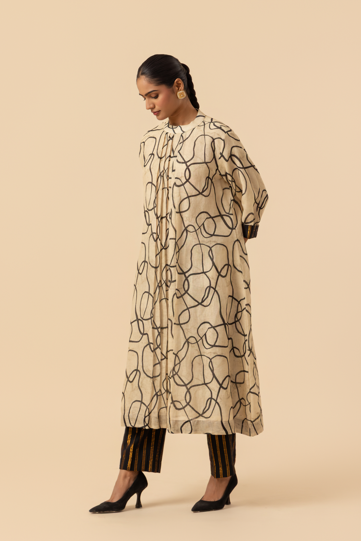 Naseebo Infinity Curve Linen Co-ord Set