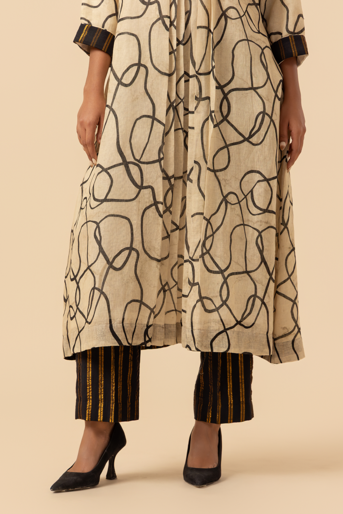 Naseebo Infinity Curve Linen Co-ord Set