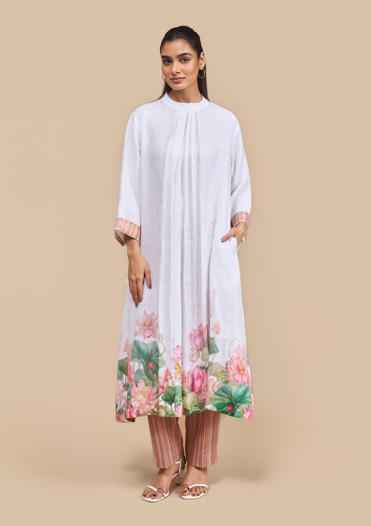 Naseebo Laila Linen Lotus Print Kurta Set