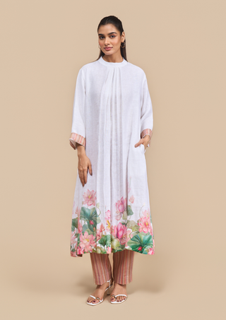 Naseebo Laila Linen Lotus Print Kurta Set