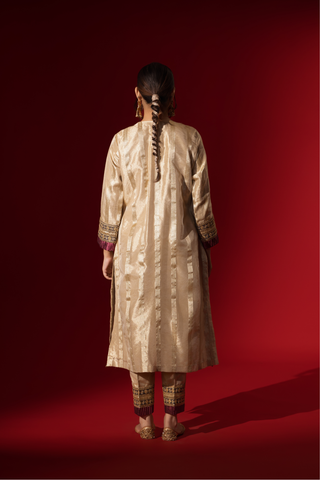 Naseebo Gold Glisten Brocade Kurta Set