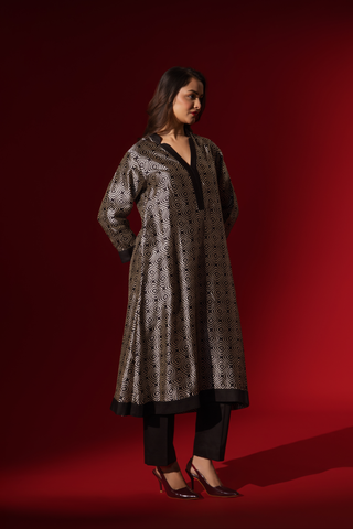 Naseebo Circular Echo Ebony Ivory Silk Coord Set