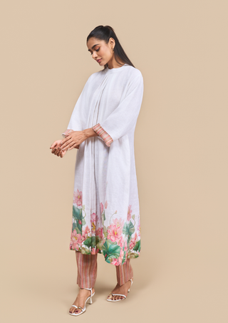 Naseebo Laila Linen Lotus Print Kurta Set