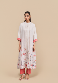 Naseebo Alaya Floral Bloom Linen Kurta Set