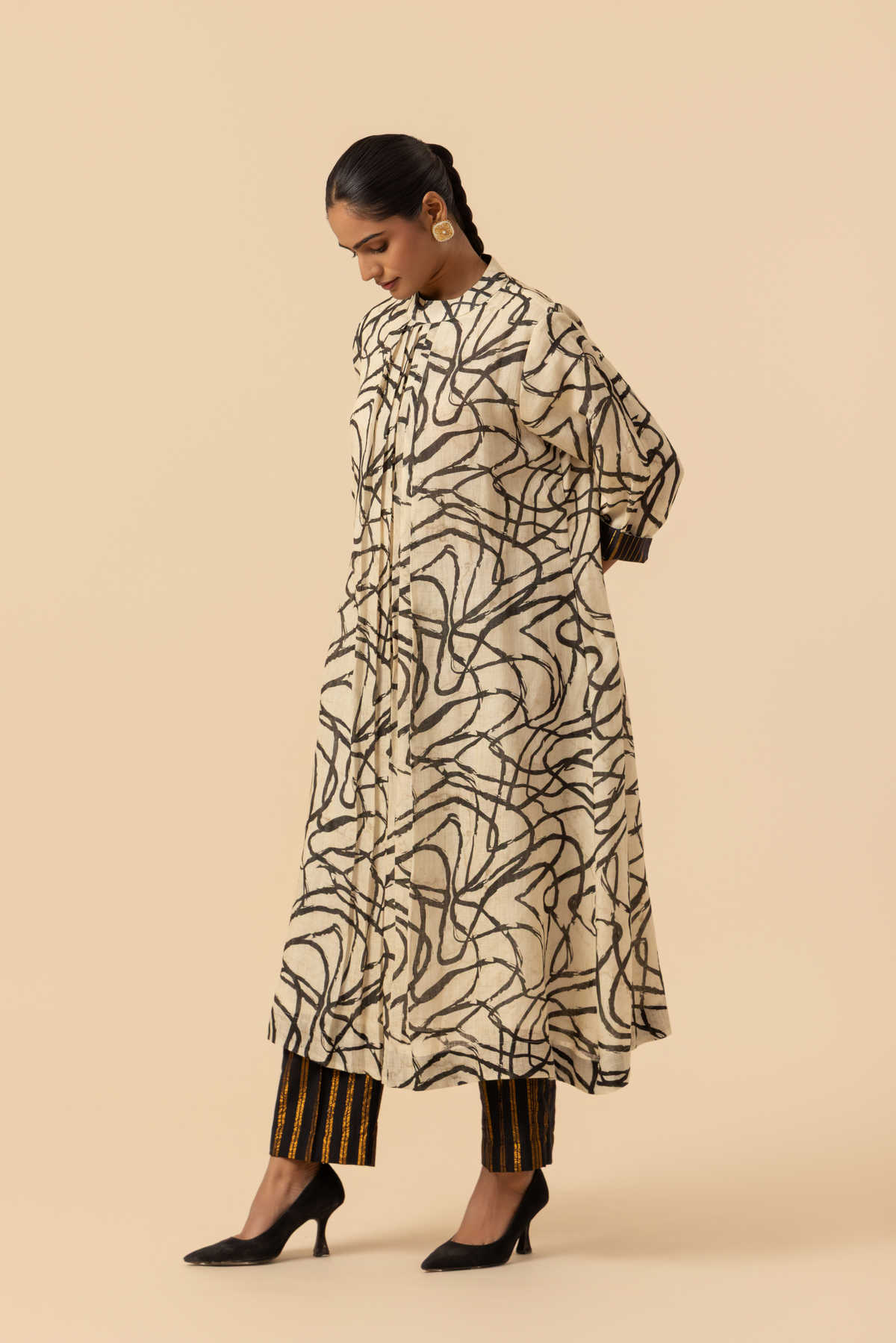 Naseebo Geometric Maze Linen Co-ord Set