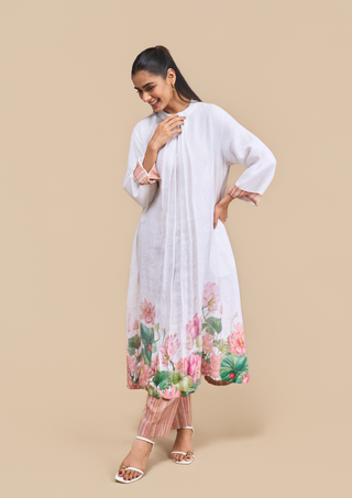 Naseebo Laila Linen Lotus Print Kurta Set
