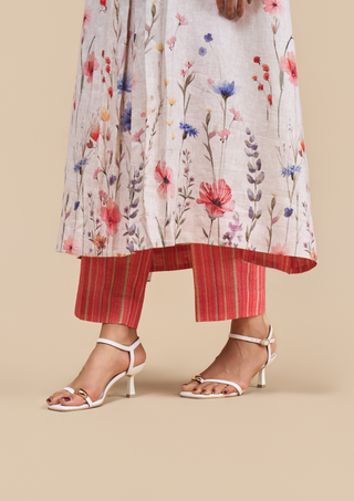 Naseebo Alaya Floral Bloom Linen Kurta Set