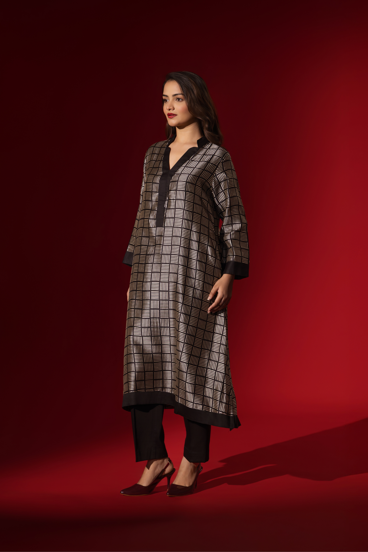 Naseebo Quiet Grid Ebony Ivory Silk Coord Set