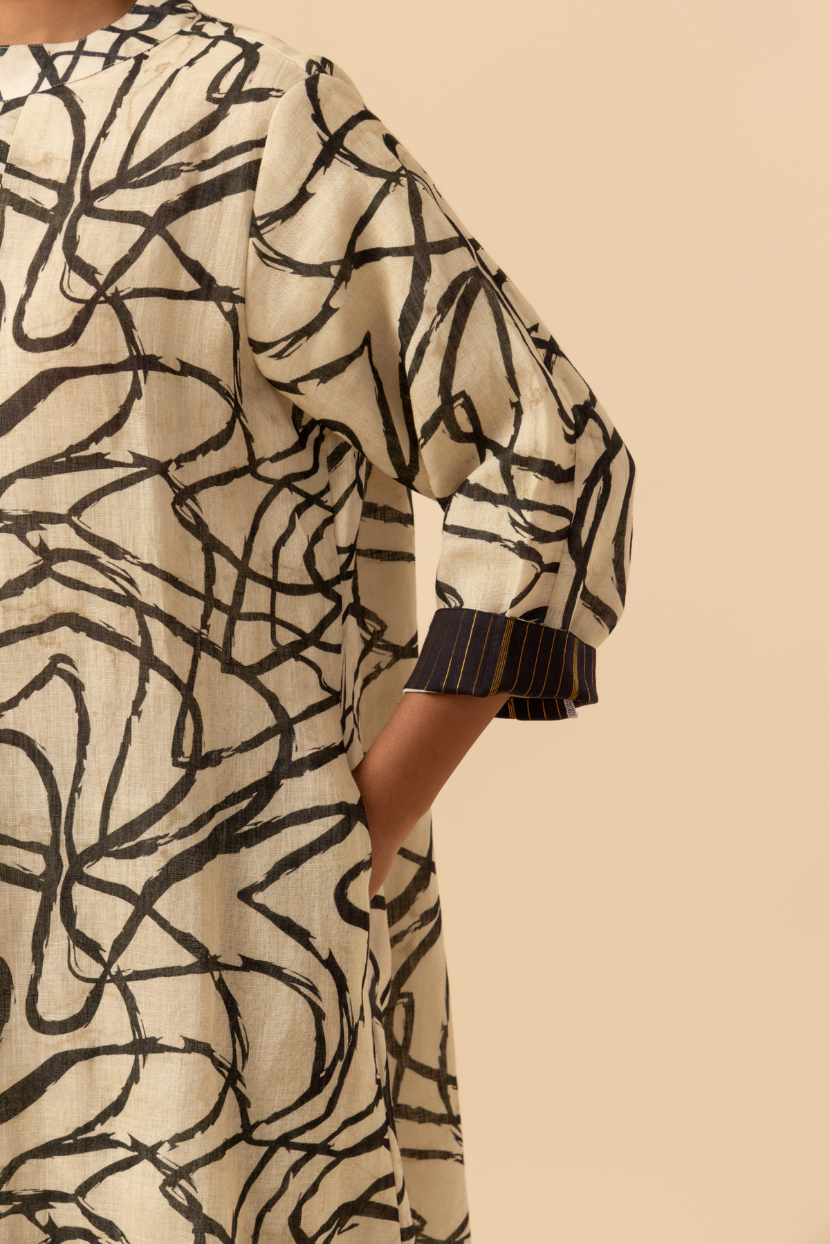Naseebo Geometric Maze Linen Co-ord Set