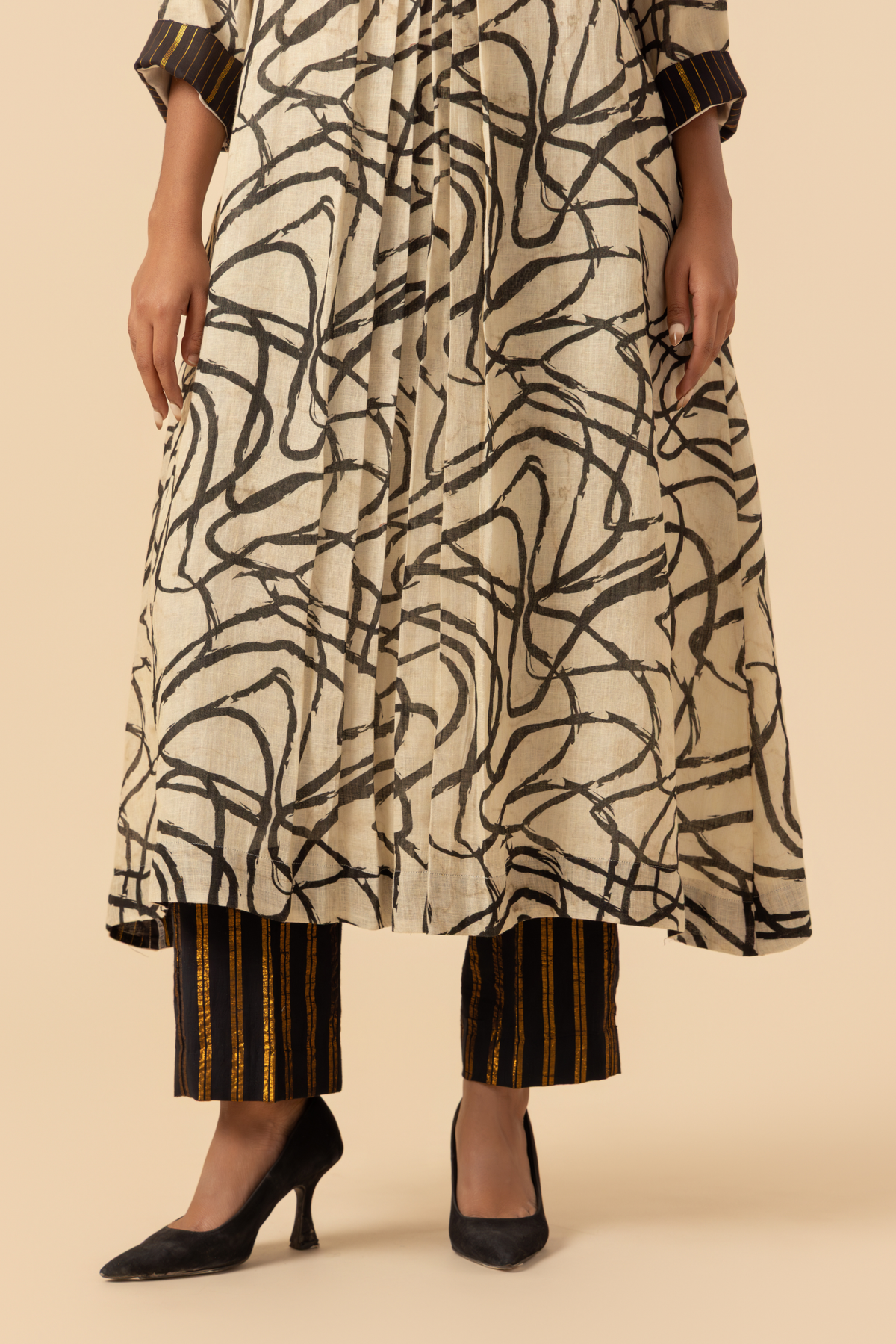 Naseebo Geometric Maze Linen Co-ord Set