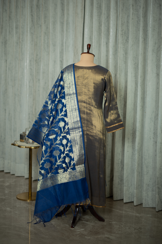 Back view of agreykurta set featuring a matching blue dupatta draped on the side.