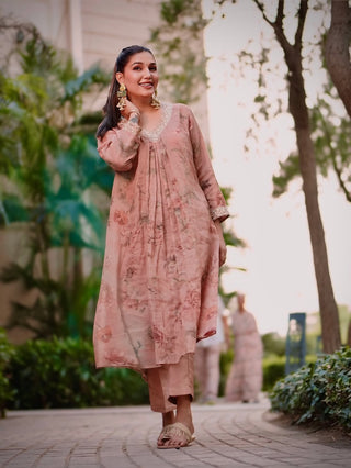 Sapna Choudhary in Naseebo Bloomscape Linen Co-ord Set