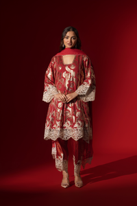 Naseebo Maroon Grandeur Shimmer Kurta Set