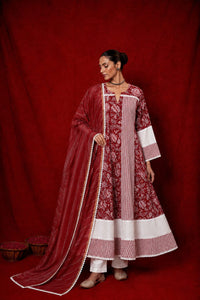 Naseebo Zareen Stripes Block Printed Anarkali Kurta Set