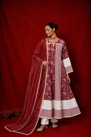 Naseebo Zareen Stripes Block Printed Anarkali Kurta Set